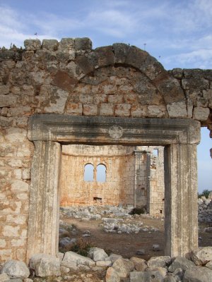 More ruins of a chruch.