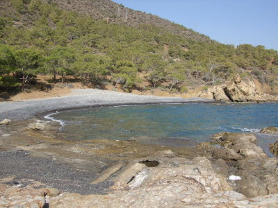 This bay is east of Hayat Motel.  We got down to it via a dirt road off the highway.