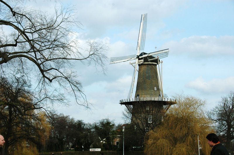 Stedelijk Molenmuseum (Municipal Windmill Museum) De Valk, 2e Binnenvestgracht 1