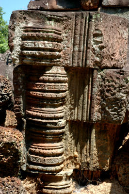 fragment of an octagonal colonette
