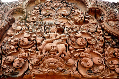 Shiva and his wife Uma riding the bull Nandi - the morif known as Umamahesvara