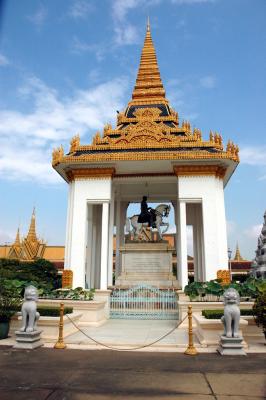 Statue of HM King Norodom