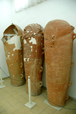 anthropoid coffins