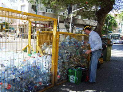 promoting recycling in a big way