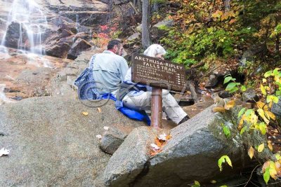 People At Arethusa Falls 002(10-07).jpg