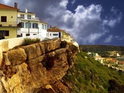 Houses on top of the Stio cliffs