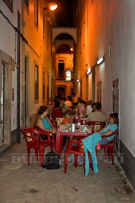 Dinning in the street