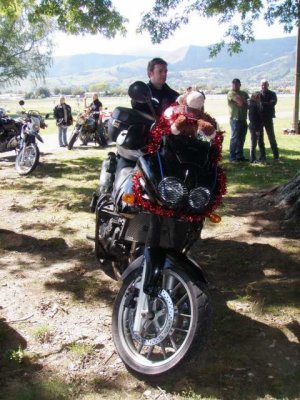 091205 Ulysses Nelson Toy Run 2009 31.JPG