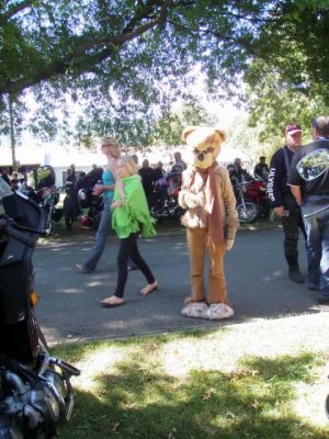 091205 Ulysses Nelson Toy Run 2009 51.JPG