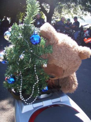 091205 Ulysses Nelson Toy Run 2009 62.JPG