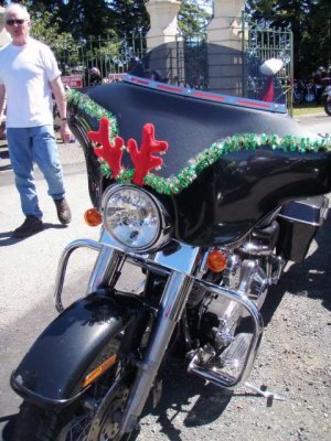 091205 Ulysses Nelson Toy Run 2009 75.JPG