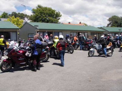 091212 Marlborough Toy Run 2009  15.JPG