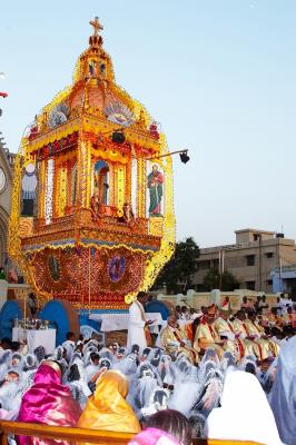 Festival mass in front of Golden chariot
