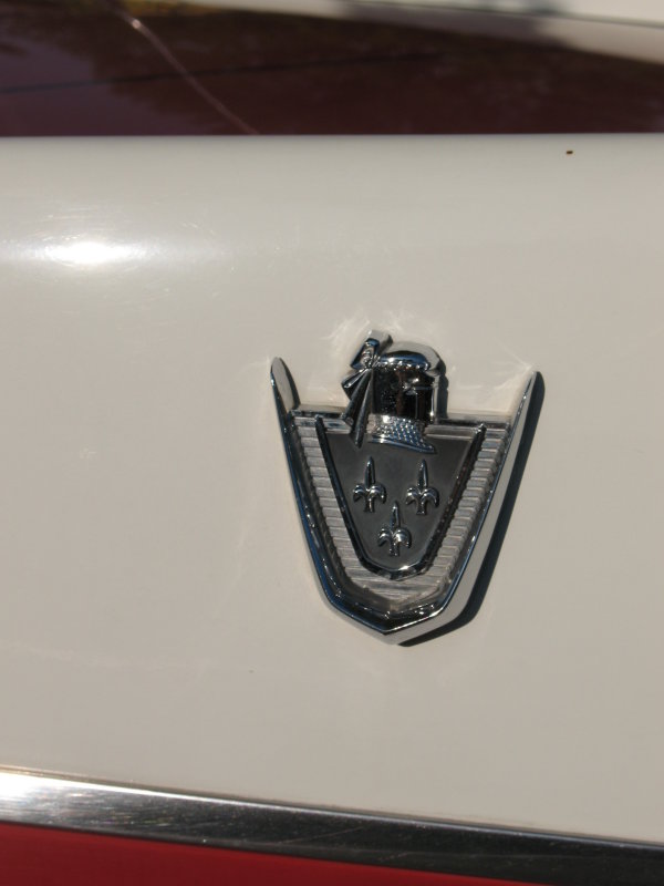 Dodge Custom Royal crest