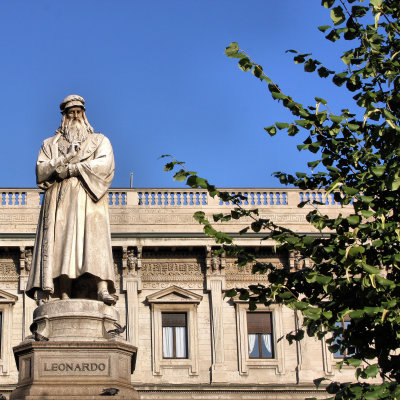 Leonardo da Vinci ( Piazza della Scala )