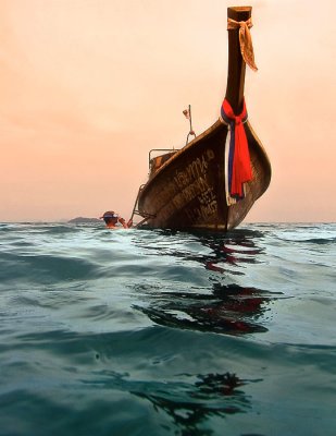 Phi-Phi long boat snorkeling