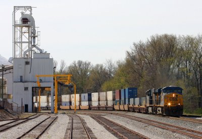 CSX 5319 Q124 Princeton IN 12 Apr 2009