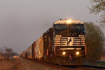 NS 8419 35N Westpoint IN 10 Apr 2010