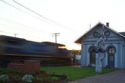 CSX 7687 Q588 Princeton IN 15 Apr 2010