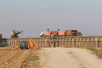 Construction equipment near the signal at 315