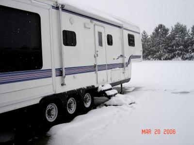 camper in snow.jpg