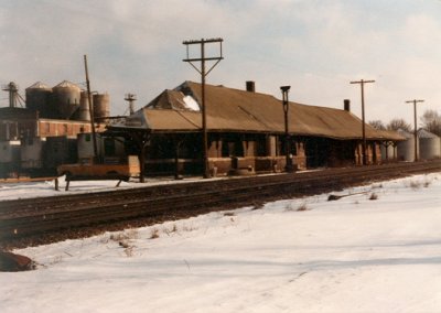 Dixon Illinois Depot late 70s early 80s  Chicago  North Western RR Depot. Photo By Jim Cook.JPG
