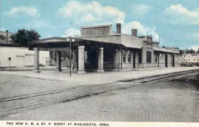 Maquoketa Iowa Depot c1922  Chicago Milwaukee St. Paul  Pacific Railroad Depot.JPG