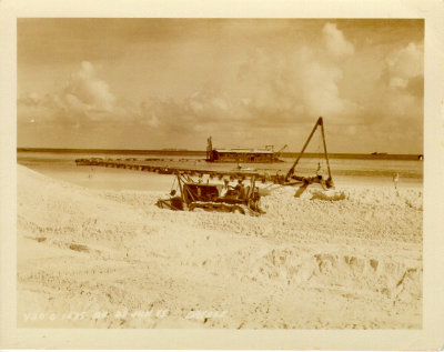 Kwaj-1944-bulldozer