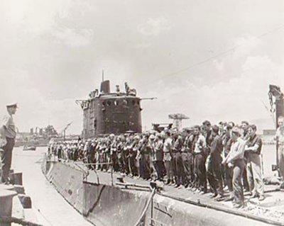 Makin Raiders on Sub 1943