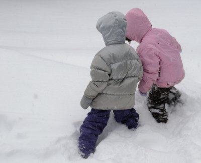 Friendship in fresh snow