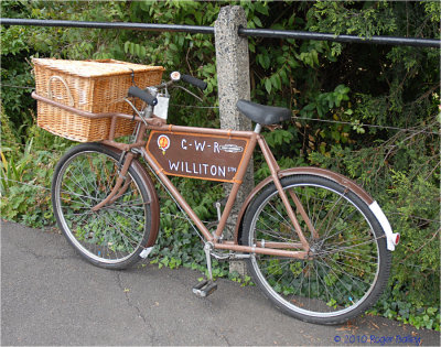 Delivery bicyle - Williton Station - Somerset.jpg