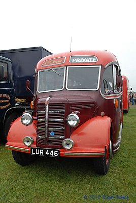 LUR 446 - Bedford coach early 1950's.jpg