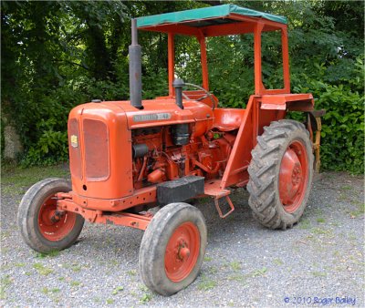 Nuffield 242 Tractor.jpg