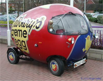 Q943 VOG - Creme Egg vehicle.jpg