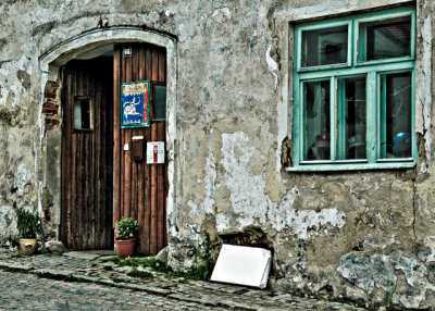 Slavonice: Distressed Door