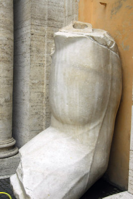 The arm of the Colossus of Constantine, Museo del Palazzo dei Conservatori courtyard