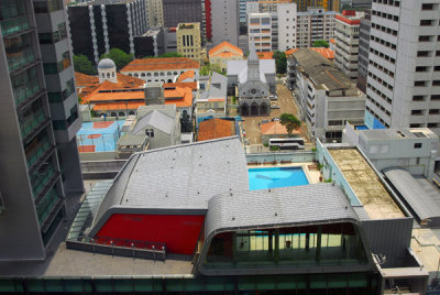 Pool on the roof of Singapore Management University