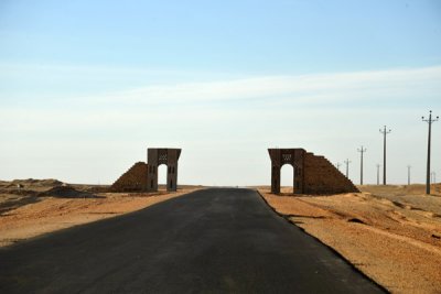 Gates along the North Sudan Highway south of (New) Dongola