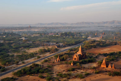 The road from Pwasaw to New Bagan