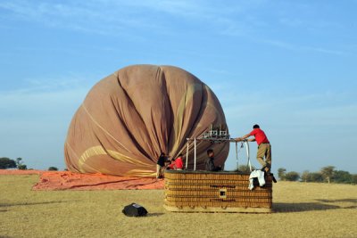 Packing up the balloon