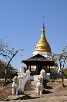 Stupa south of Tada-U, (S21 46.38/E095 58.64)