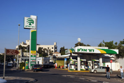 East Jerusalem gas station, Nablus Road at Umar Ibn el-As Street