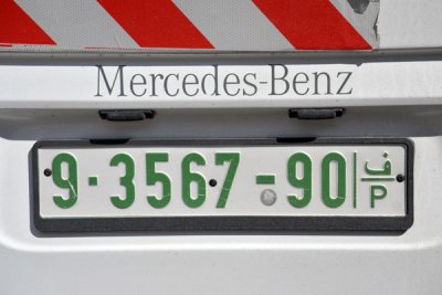 9-series Palestinian plates are registered to the southern West Bank, (Bethlehem, Hebron)