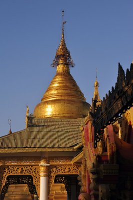 Principle stupa - Kuthodaw Paya