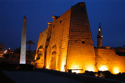 g3/93/329493/3/55940815.LuxorJan06946.jpg