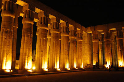 g3/93/329493/3/55941077.LuxorJan061033.jpg