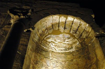 g3/93/329493/3/55941106.LuxorJan061048.jpg