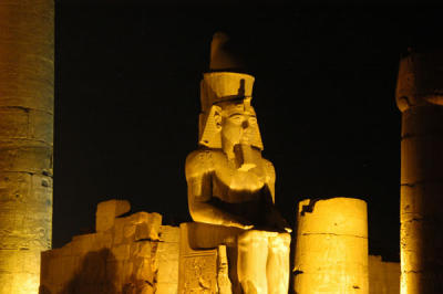 g3/93/329493/3/55941167.LuxorJan061085.jpg