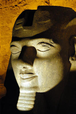g3/93/329493/3/55941182.LuxorJan061103.jpg