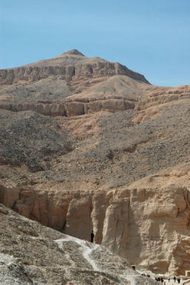 g3/93/329493/3/55941736.LuxorJan06709.jpg